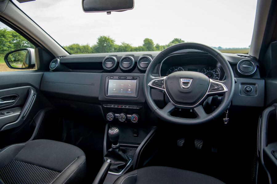 Торпедо Dacia Duster Comfort 2018 года  (UK) (фото 22 из 35)
